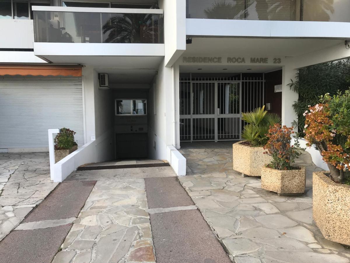 App Le Rocazur Avec Piscine Et Parking En Bord De Mer A 500M Du Centre Ville Menton Bagian luar foto